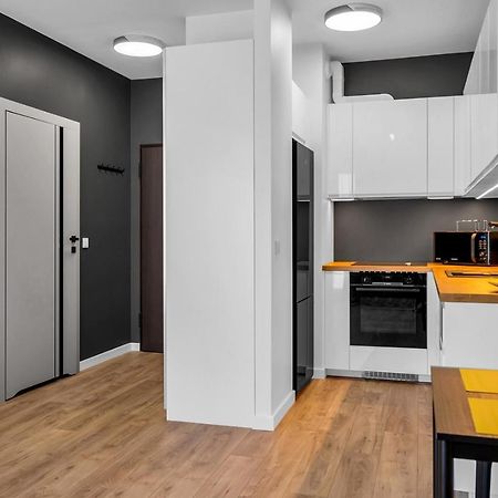 Lotnisko Chopina Modern Studio Varsovia Exterior foto